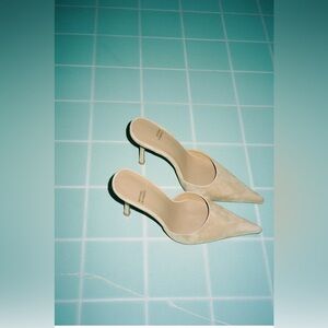 Jeffrey Campbell
Women's Robyn Mule Pumps